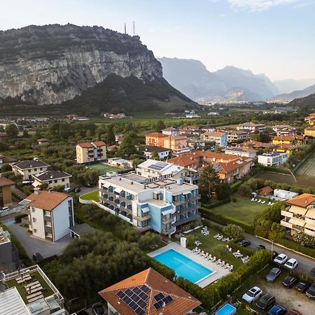 Hotel Holiday Sport & Relax Torbole Sul Garda Exterior foto