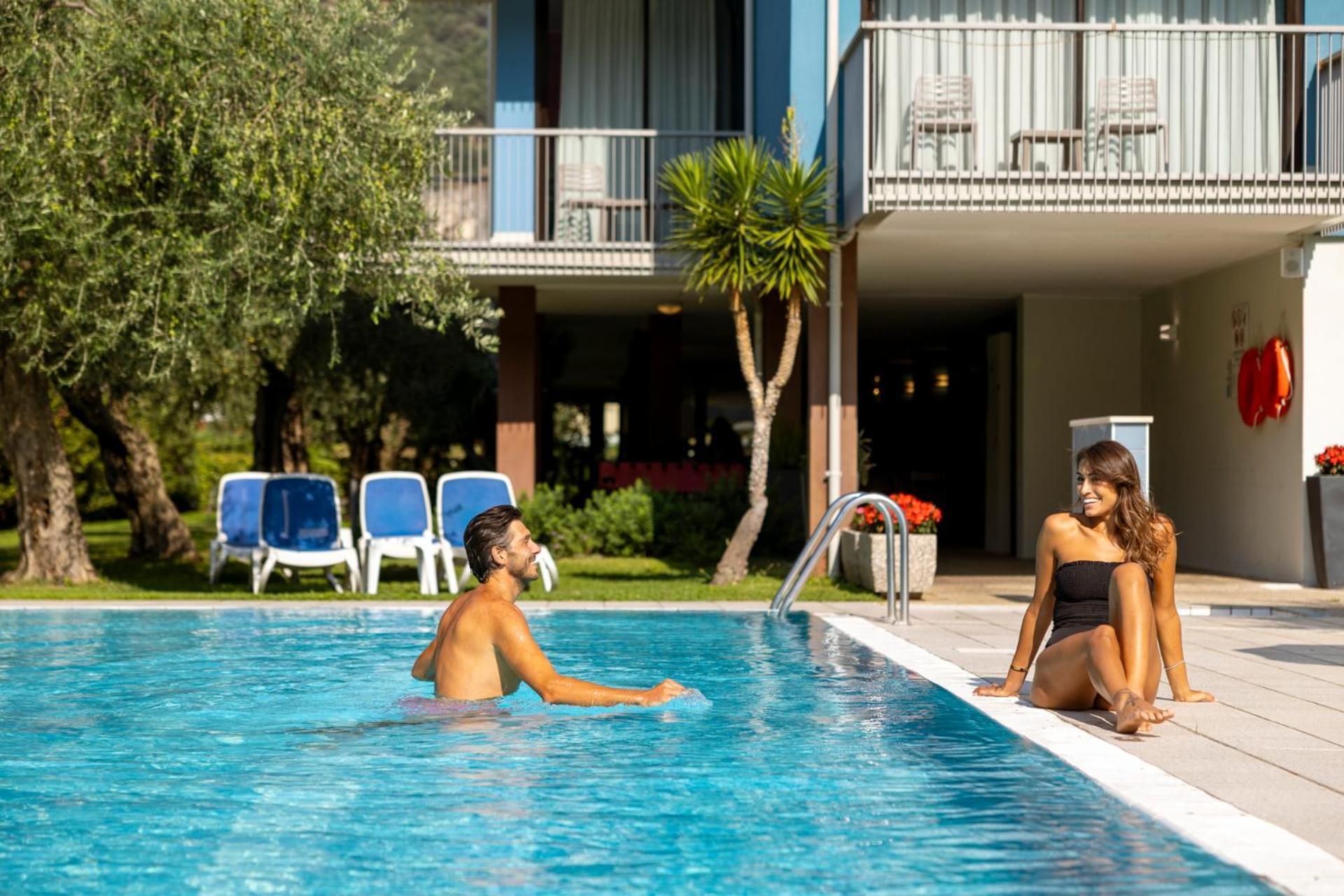 Hotel Holiday Sport & Relax Torbole Sul Garda Exterior foto