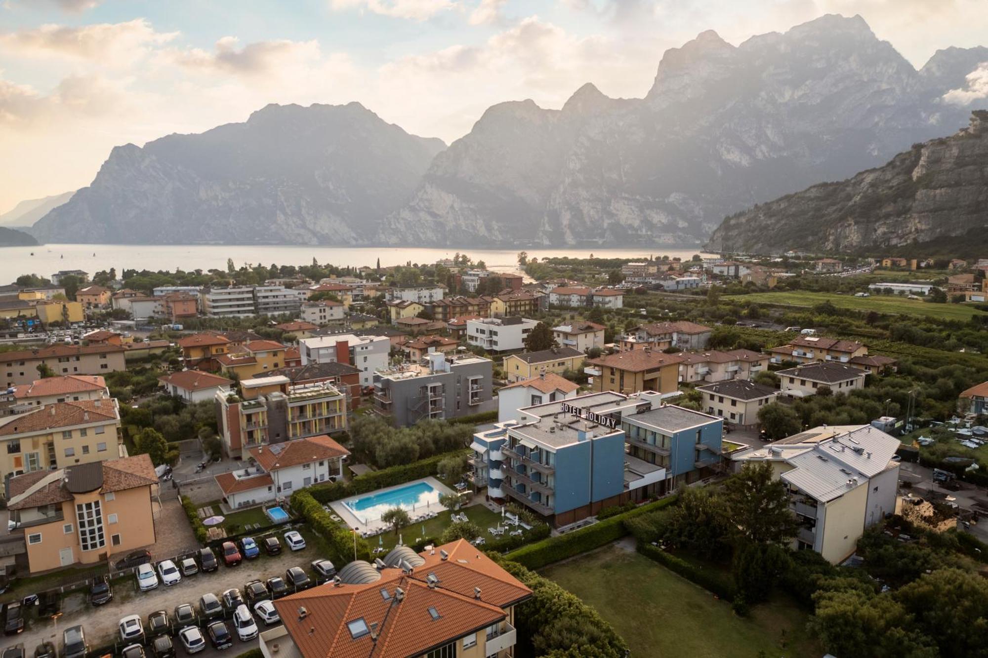 Hotel Holiday Sport & Relax Torbole Sul Garda Exterior foto