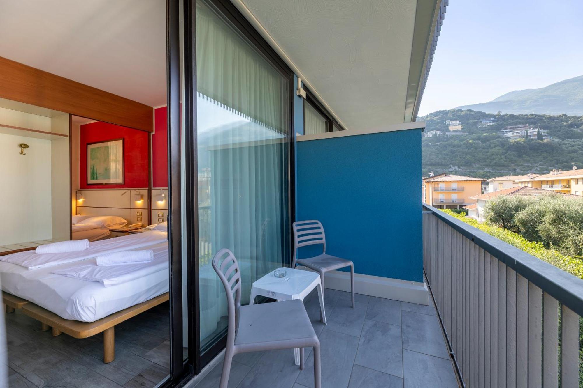 Hotel Holiday Sport & Relax Torbole Sul Garda Exterior foto